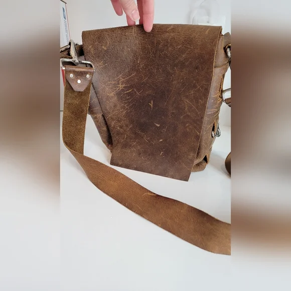 Colsen Keane Leather Bag - Picture 2 of 11